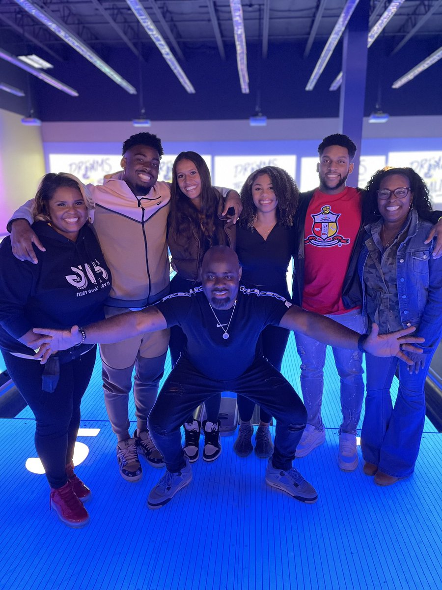 tgood1110's tweet photo. Amazing time with my fam and friends last week at @MyMainEvent celebrating the holidays and my next chapter 💯 Now it’s time to get to work! 🙏🏾 #PathToTheDraft #MyMainEvent #DreamsToReality https://t.co/JNPQwTcUXK