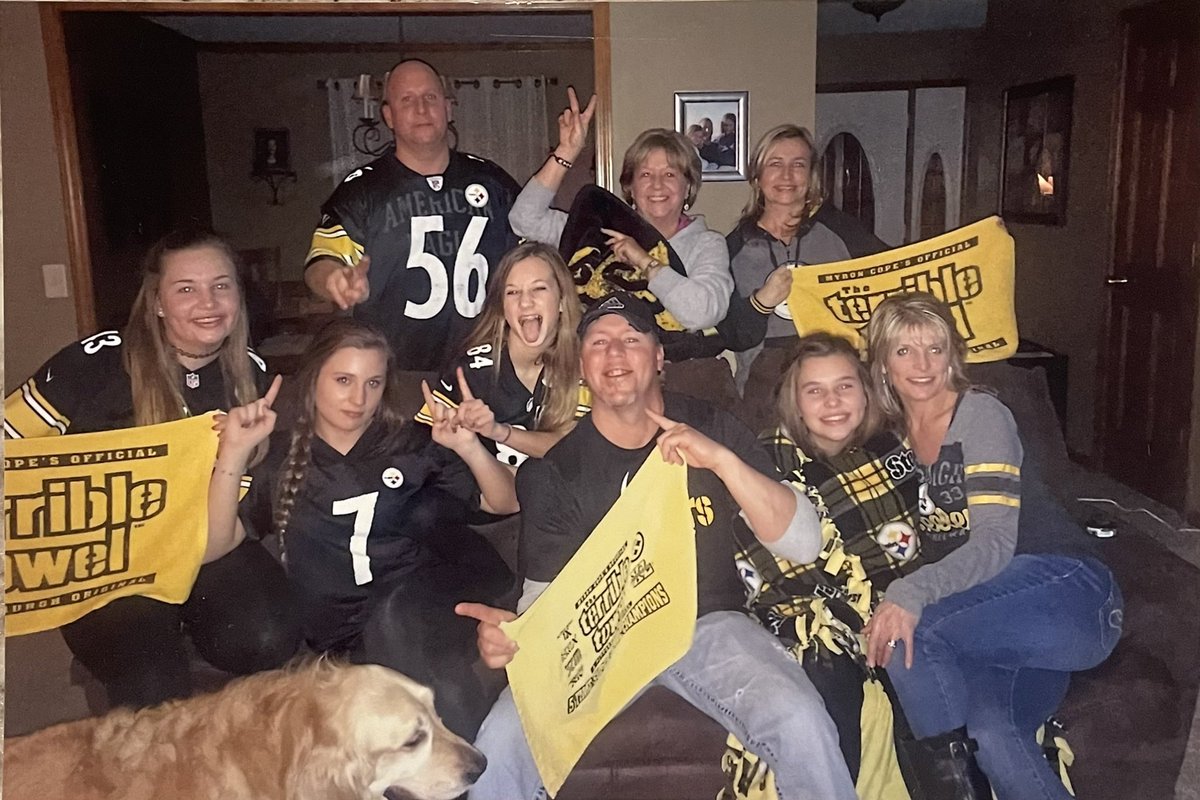jcutters's tweet photo. What a special home game that was @_BigBen7! From this Steeler family to yours, thank you for all the memories and dedication you have given to @SteeIerNation for the last 18 years. It has been an amazing ride!!💛🖤7  #Steelers #SteelersNation #HeinzField #BigBen https://t.co/iJpyIaWPHa
