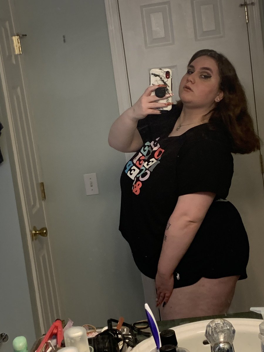 vahallaking's tweet photo. /;/ pretty face but no booty tbh https://t.co/Ykf3vLNDEV