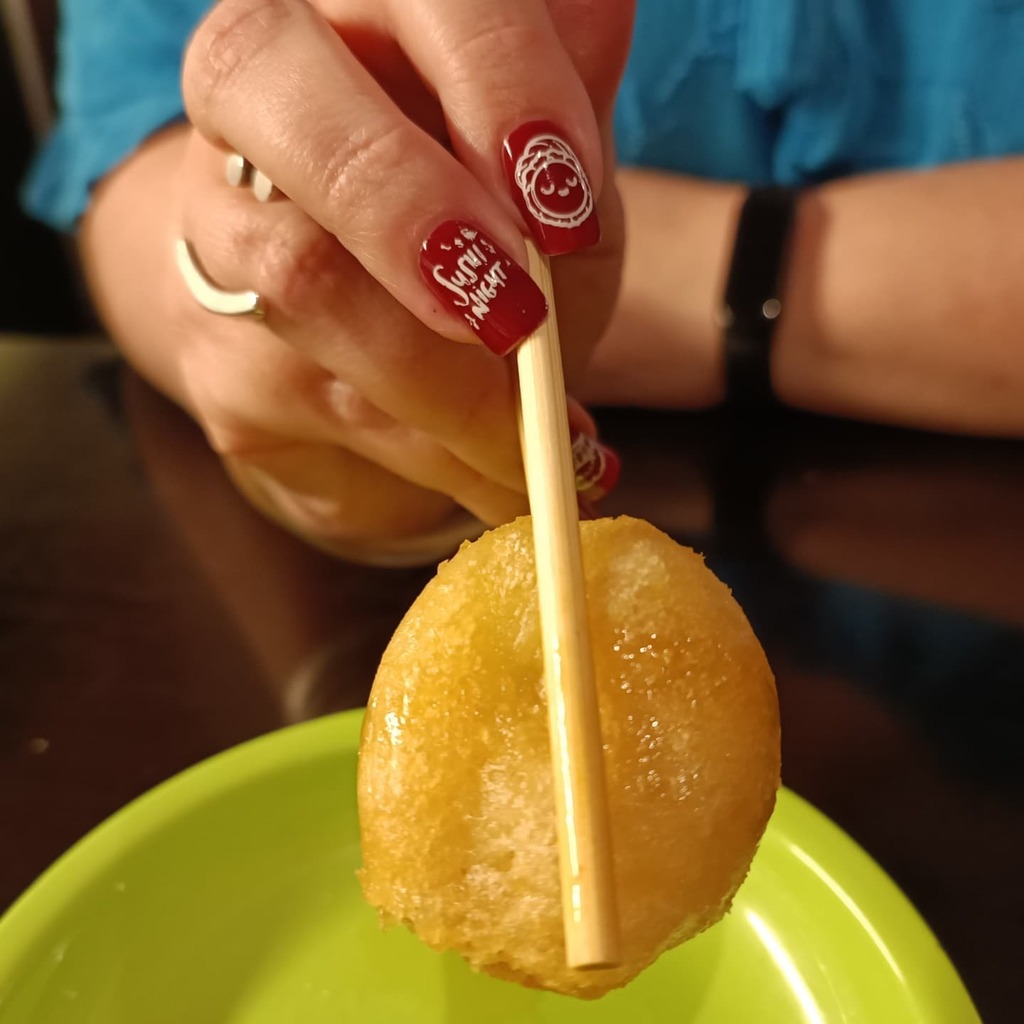 _Kodachi_'s tweet photo. When your nails match 😁
Color: @essie - Maki me happy 😂
Plate @uberchicbeauty
Ring: my trusted :) from @chaoandeero
Food - baked banana with honey - obvious the only true finish after running sushi
#sushi #essie #essiemakimehappy #stamping #uberchic… https://t.co/2bSBFWkLHP https://t.co/w5HHEIQWSm