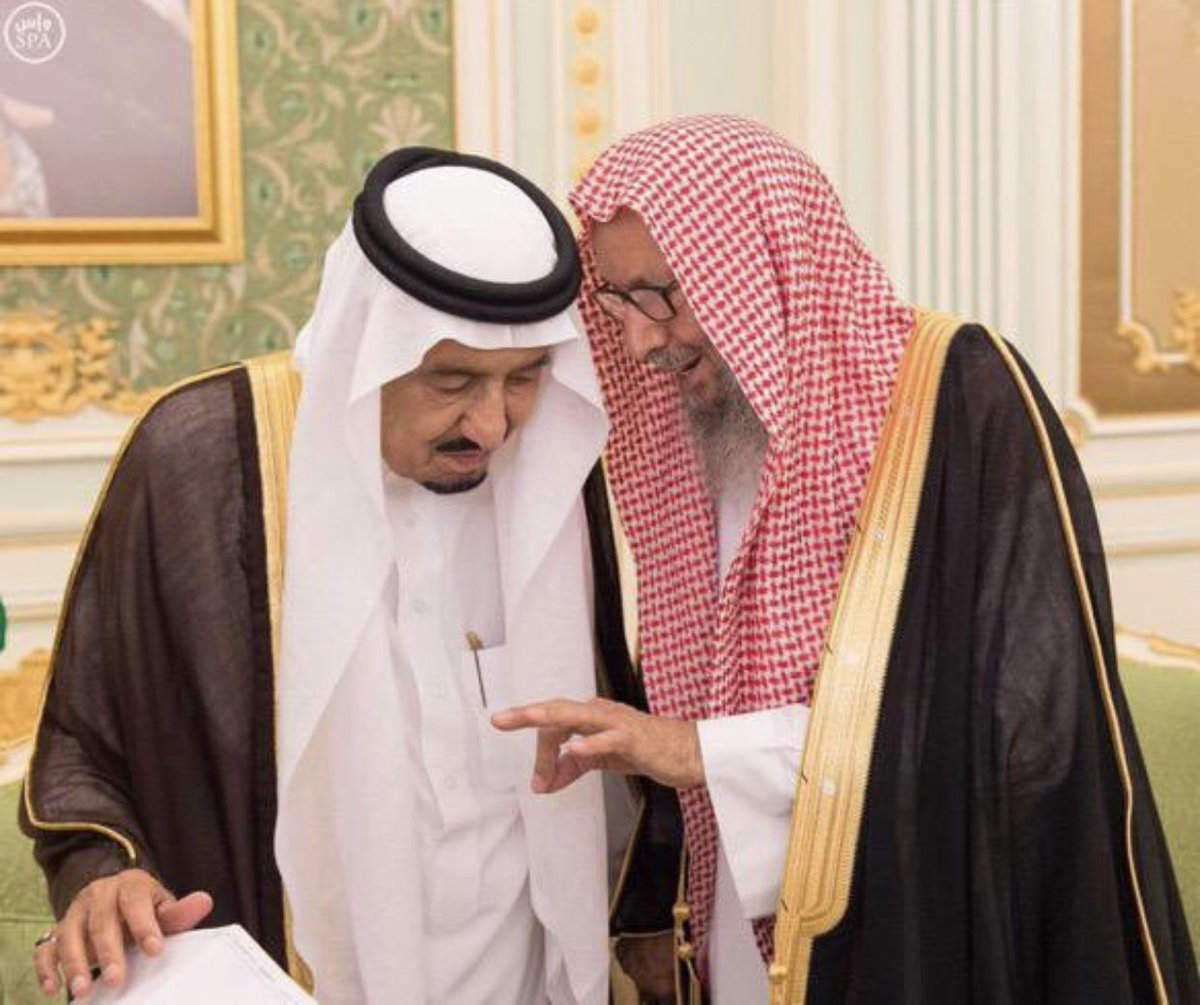 ksaasd1's tweet photo. وقُبِض العلم ..
وانتقصت الأرض من أطرافها برحيل العالم الجليل الشيخ #صالح_اللحيدان رحمه الله رحمة الأبرار ..

أحسن الله عزاء الجميع 
قيادةً وشعباً https://t.co/9ezlyBIOYP