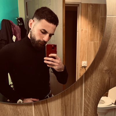 SeguinRomain1's tweet photo. #NouvellePhotoDeProfil https://t.co/HMH7qJRcy4