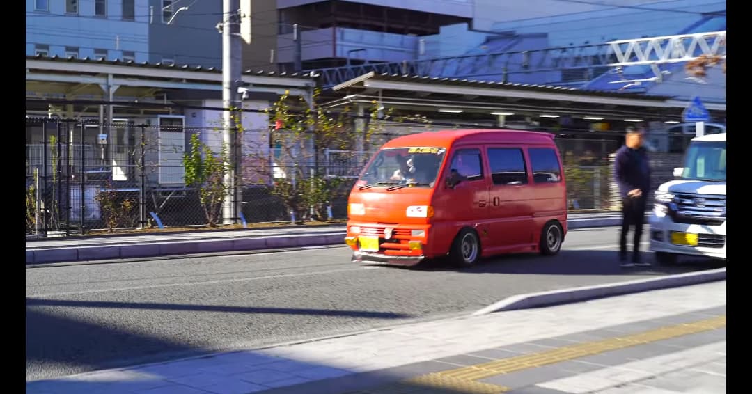 rb1org2eN1RBvdB's tweet photo. YouTuberのMOCOチャンネルさんがエブリィ撮ってくれてた😊
甲府自動車博覧会にて!
#DE51 #モグラハウス #甲府自動車博覧会 #You Tube#MOCOチャンネル https://t.co/MlNjg0XYyF