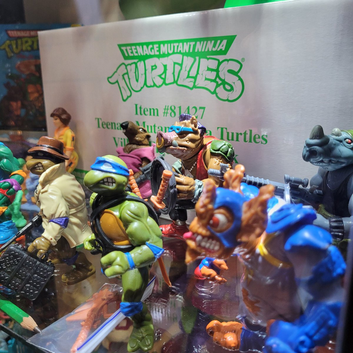 MadtoyzJ's tweet photo. #buenasnoches tortugueros mutantes (?) Nos vemos mañana, con una bocha de novedades. Asi que atenti. En donde? En #madtoyzjugueteria #porsupollo #tortugasninja #tmnt #teenagemutantninjaturtles https://t.co/jKH8b7OKjn