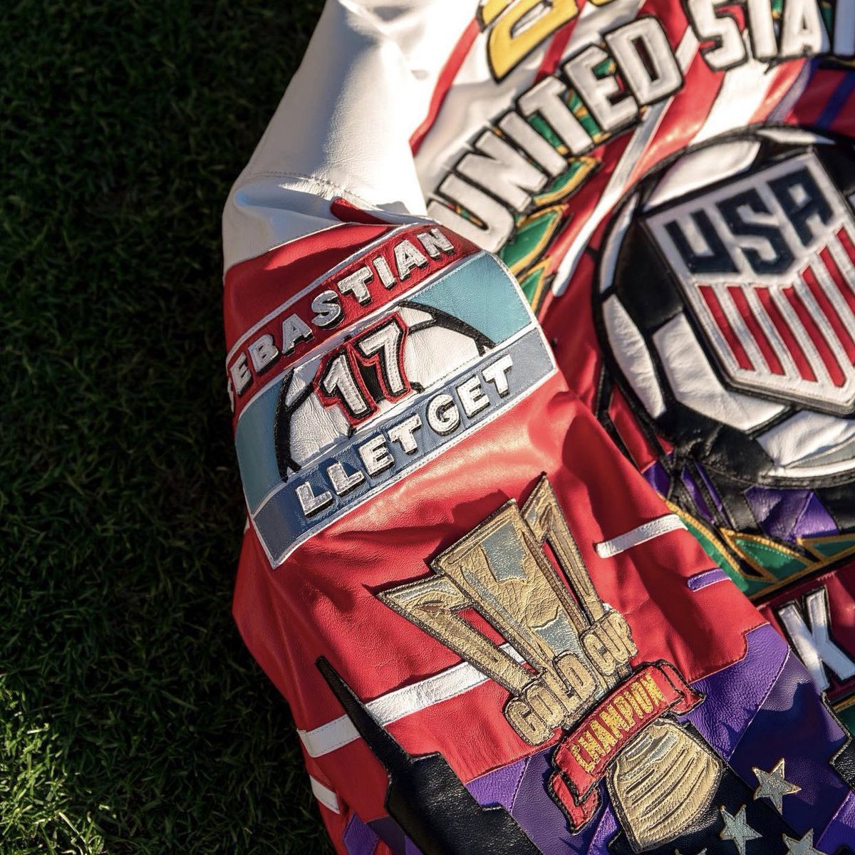 USMNT's tweet photo. If you were worried about @SLletget staying warm in New England, fear not… 

He’s gonna be the best dressed man on the East Coast.

📸 IG/iamfrankieg https://t.co/Q1HVyKJ7zI