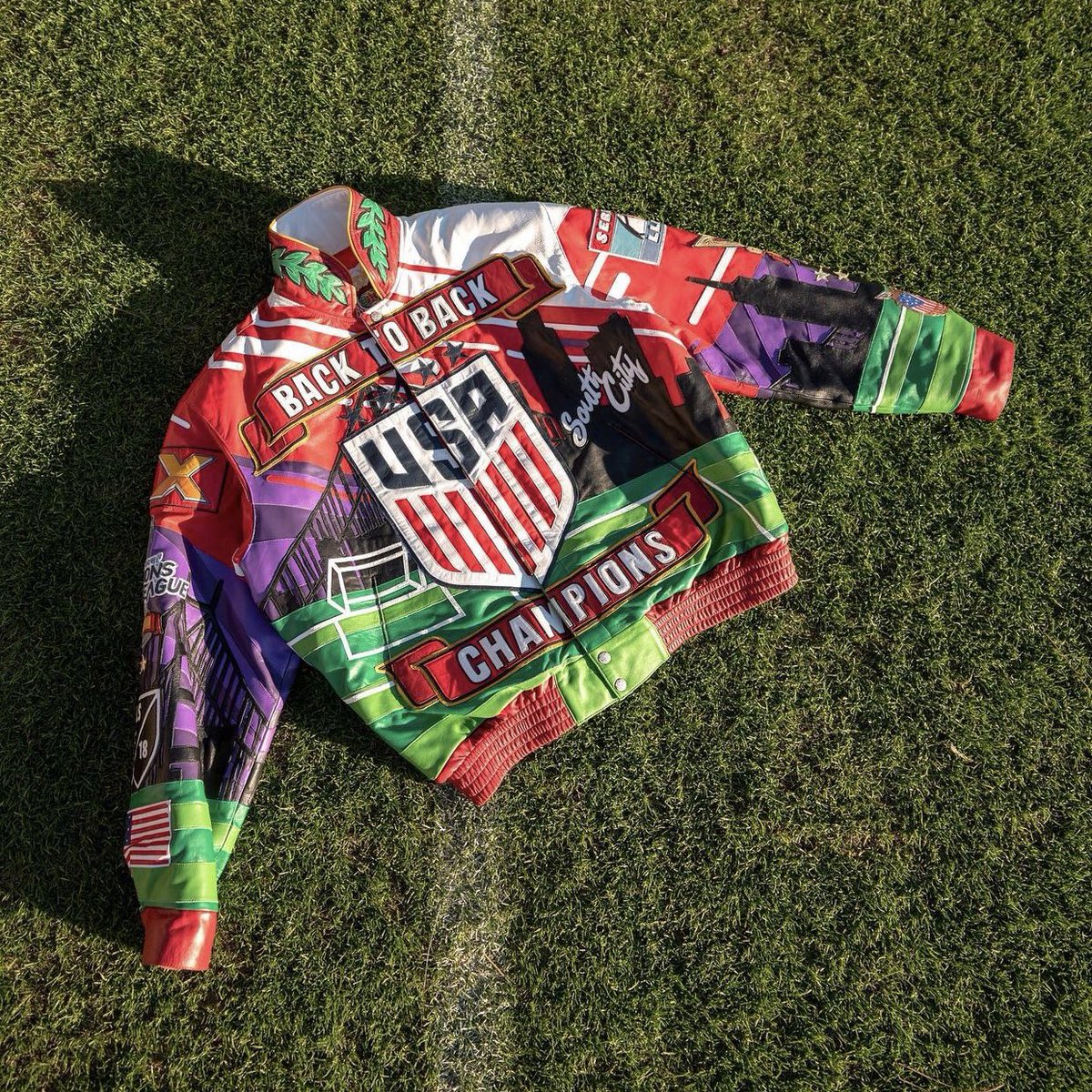 USMNT's tweet photo. If you were worried about @SLletget staying warm in New England, fear not… 

He’s gonna be the best dressed man on the East Coast.

📸 IG/iamfrankieg https://t.co/Q1HVyKJ7zI