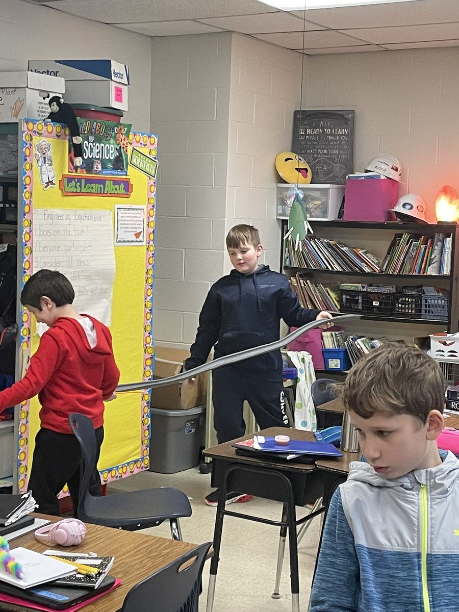 l_handlon's tweet photo. Students exploring with roller coasters today to learn more about the relationship between energy and speed. #tmgenius @TME_tigers https://t.co/kZvjvSPZQD