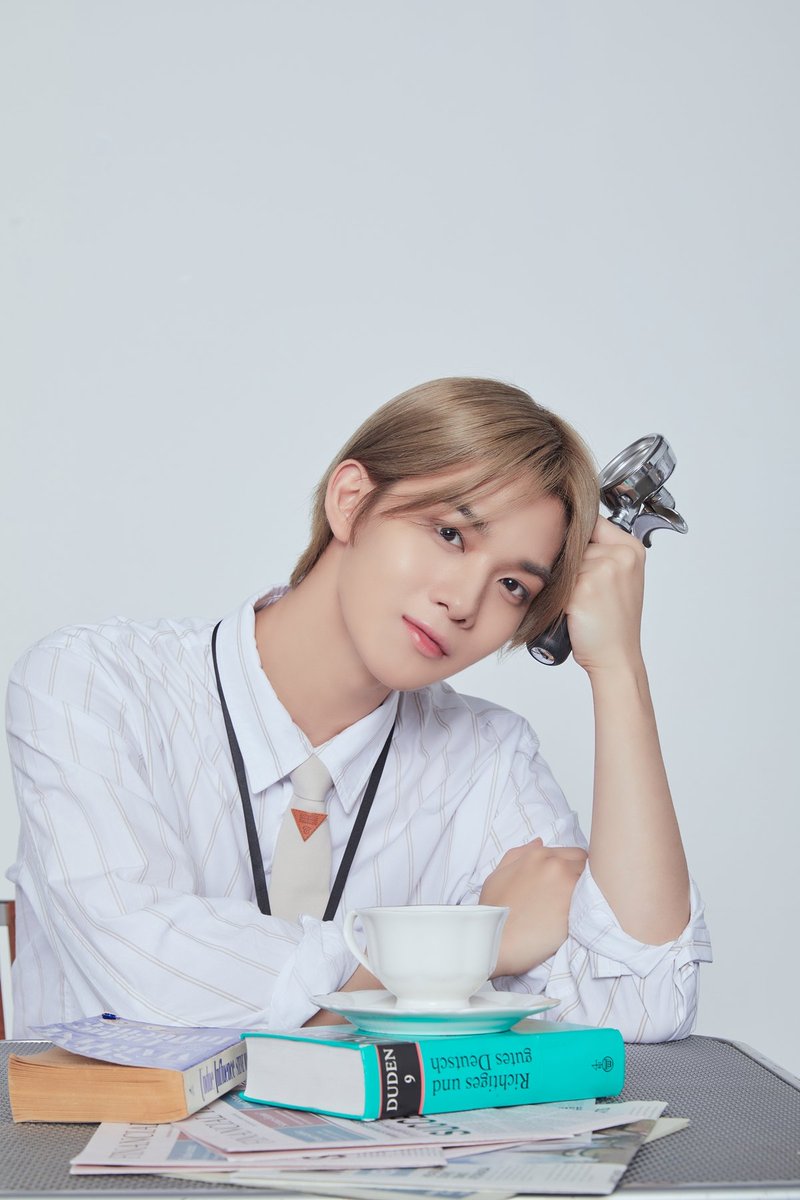 🪐 Office Work - Barista :: BAEJINYOUNG (1)