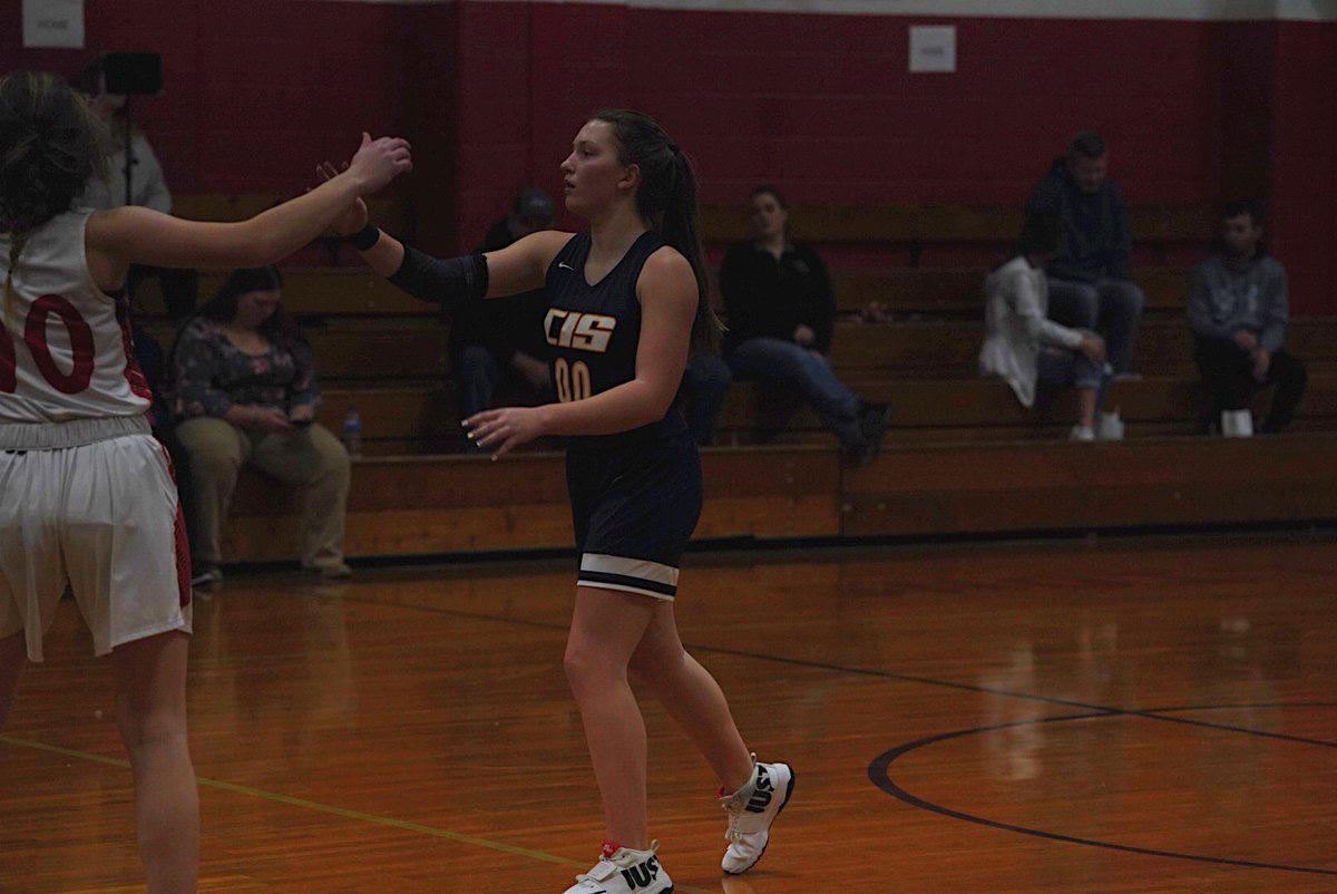 AvaKitzi's tweet photo. While she doesn’t have any points on the board, sophomore Ainsley Craver has showed strong leadership the entire game as point guard, not coming out of the game until just now with ~3:30 remaining. https://t.co/MI4H6bbPQ0