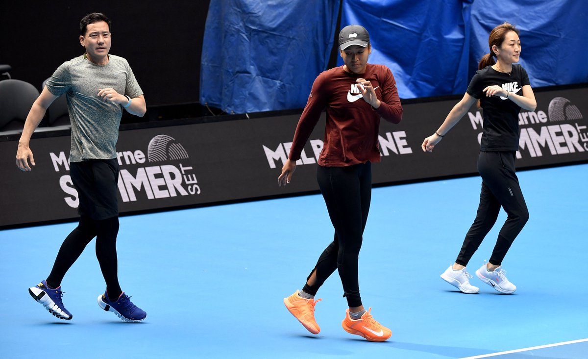 AustralianOpen's tweet photo. Morning routines @naomiosaka style 🏐🤸

#AusOpen • #AO2022 • #AOActive • #Practice https://t.co/TmzRkluPuG