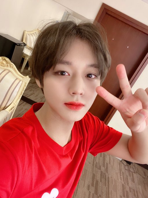 hourlypkjihoon's tweet photo. #PARKJIHOON #박지훈 @Park_Jihoon_twt https://t.co/dvvB0xg5f0