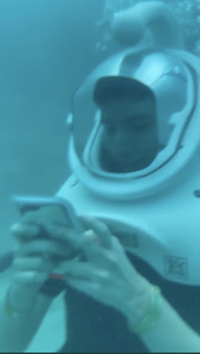 “ oye me tome fotos para ti pero te las mando cuando no estes ocupado “ 

Yo: no estoy ocupado