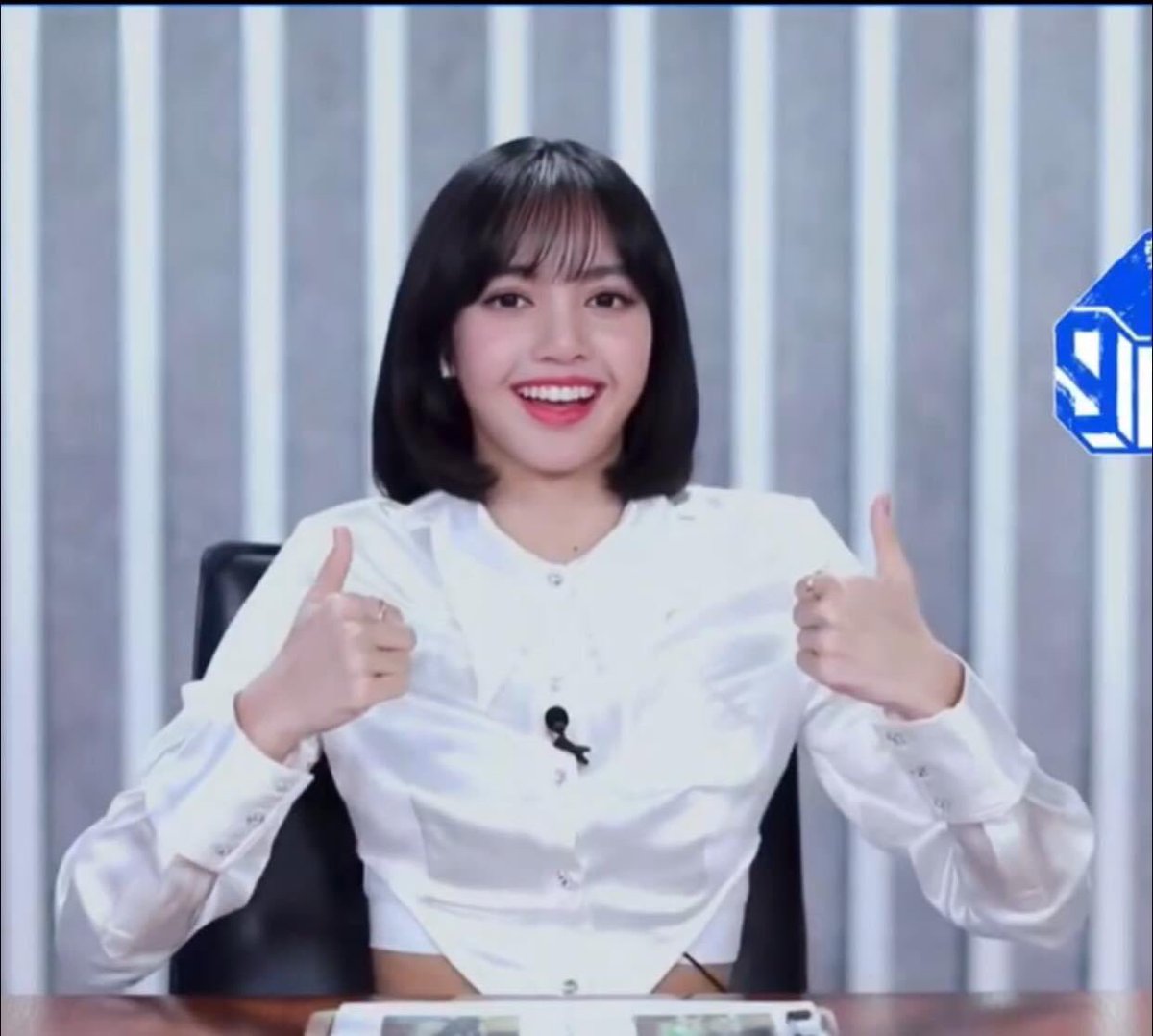 Babyboo20211's tweet photo. #CongratsSoloistLisa
#lalisa #money #lisanation #lisabar https://t.co/7mfReCsb7R