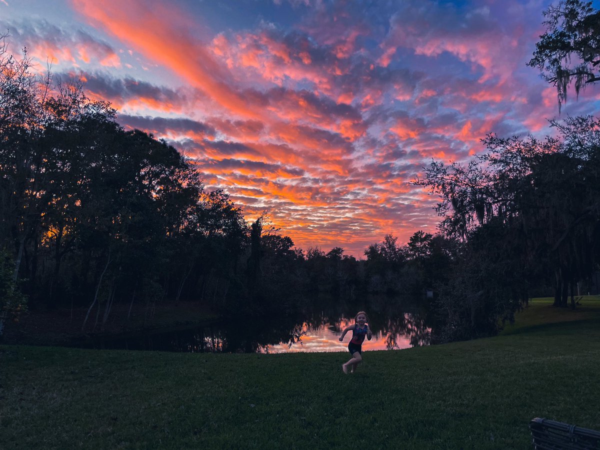 MrsMathis3rdGrd's tweet photo. Beautiful evening after a beautiful day! @PaulFox13 #LakeMathis https://t.co/4wWsiAxRUi