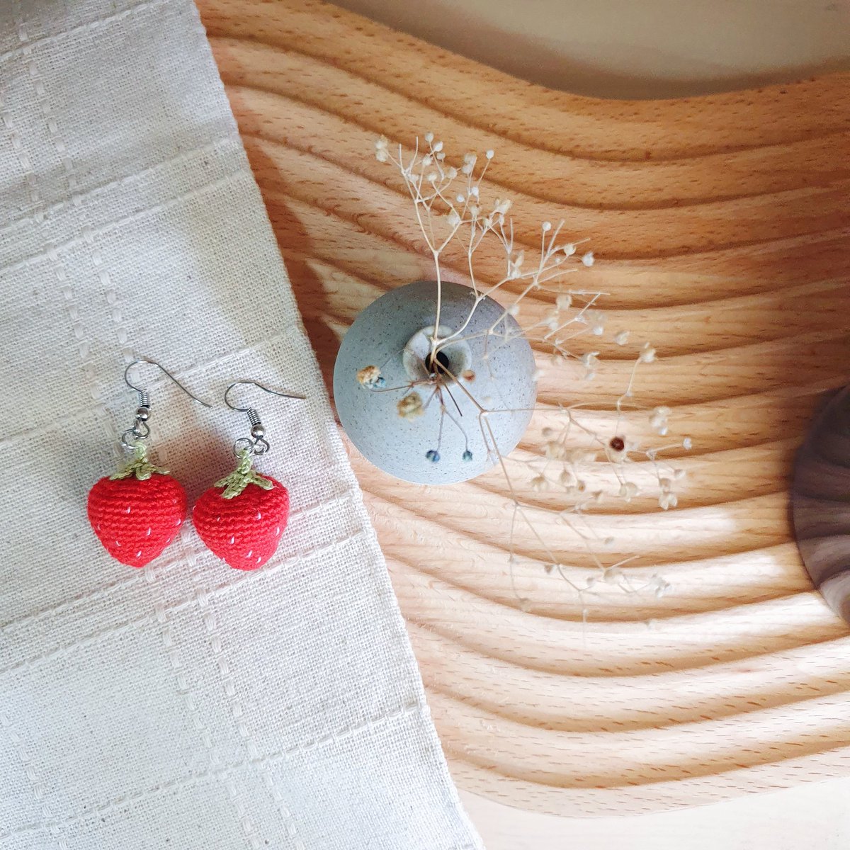hellokitcrafts's tweet photo. Eat your fruits and veggies!:)
#etsy #etsyshop #earring #fruits #veggies #aesthetic #crochet #Amigurumi #hellokitcrafts #miniatures #MINI #cute https://t.co/liMMpLzBmQ