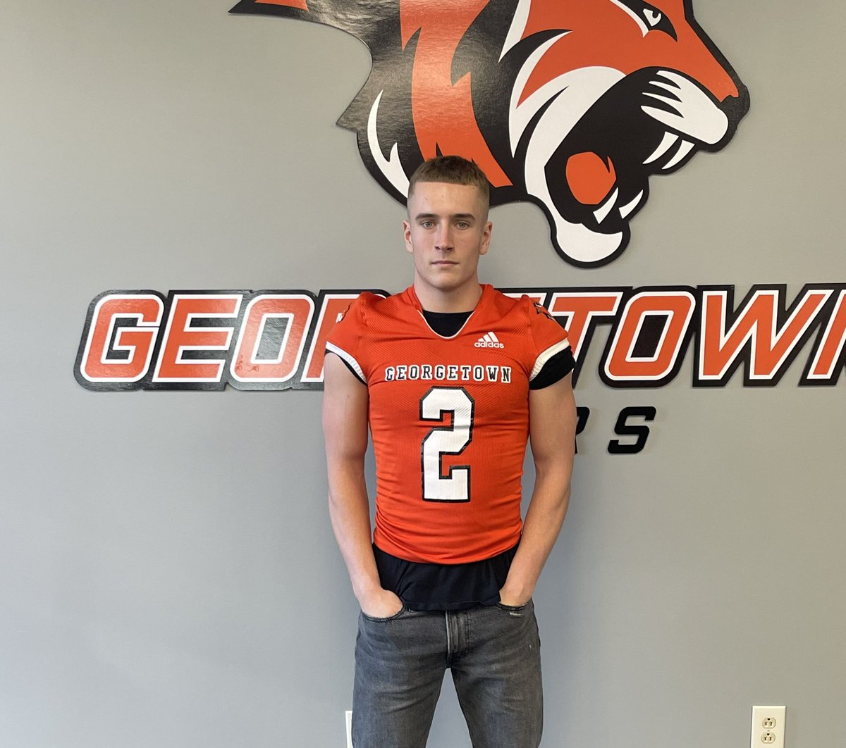WillFrazierr's tweet photo. Had an awesome time at Georgetown College Monday! Thank you to the coaches for having me out!! @CoachDamGC @House_Tigers @GCwarhawksfball https://t.co/E8bWc3K0tK
