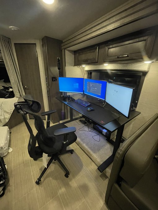 how we feelin&rsquo; gamers https://t.co/wvhTT49UHd