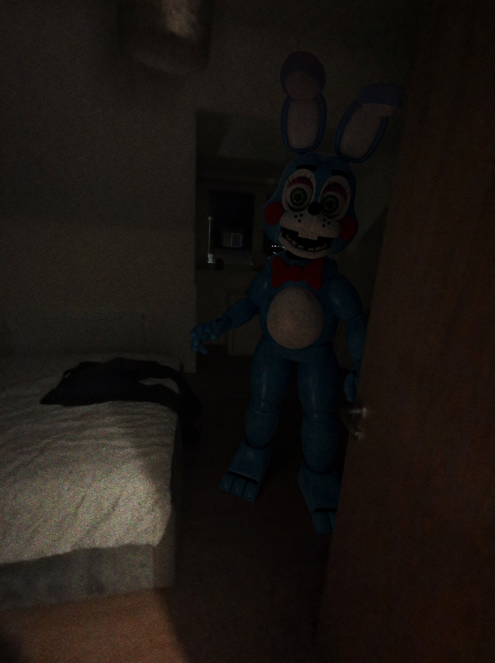 Lolbite1987 on Twitter "I was playing FNAF AR, I heard footsteps that