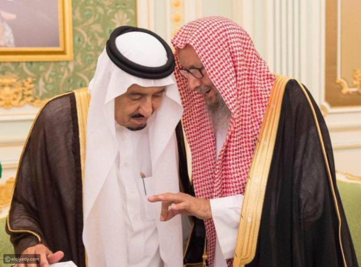 وقالت أسرة الشيخ اللحيدان:" إنا لله وإنا إليه راجعون، أحسن الله عزاءنا وعزاء الأمة الإسلامية في وفاة شيخنا ووالدنا صالح بن محمد اللحيدان، رحمه الله رحمة واسعة، والصلاة على شيخنا اليوم الأربعاء بعد صلاة العصر بجامع الراجحي بـ #الرياض" 

#عينك_على_العالم 
#صالح_اللحيدان