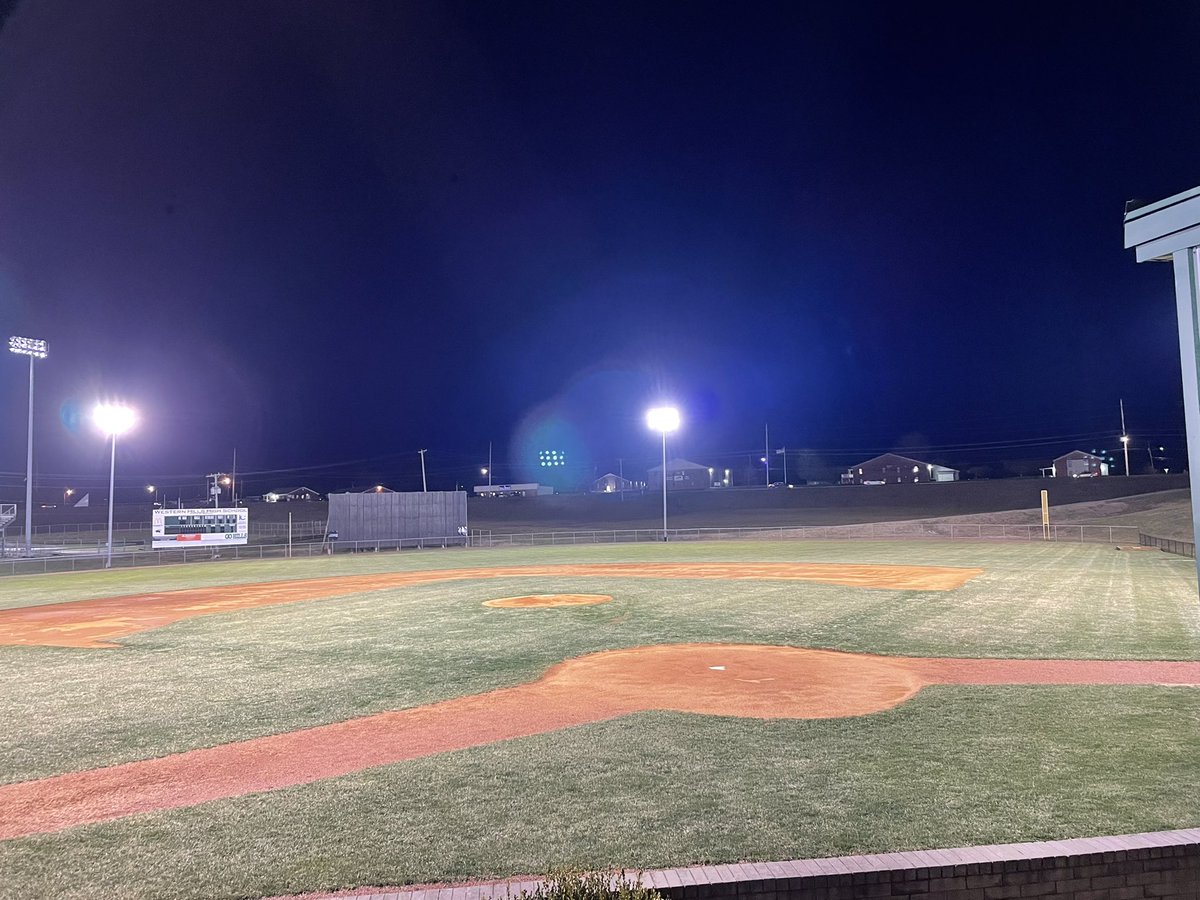 Coach_Martin11's tweet photo. @MoeDugger Western Hills High School https://t.co/TqxKlC4J7U