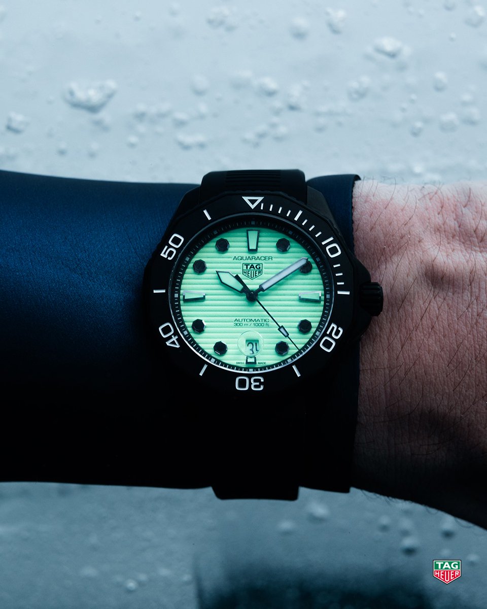 THBakerJeweller's tweet photo. Glowing on a different level with the @TAGHeuer Aquaracer Professional 300 Night Diver WBP201D.FT6197
π https://t.co/ujqVZL5mbn
#tagheuer #tagheuerwatch #Aquaracer #dive #divewatch #nightdiver #thbaker https://t.co/YIK6PXP19B