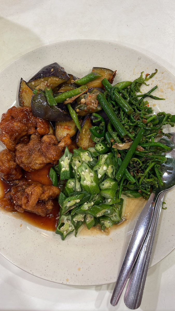SoniaSoen's tweet photo. Continuing 2022 with vege loading! Let’s see how much more can I shred! This time round I’m journeying with a new buddy who have the same desire kan @avkawaii_mise 😘😘 Let’s do this babe! 

#nofasting #healthylifestyle #TLS #healthyeating #5mealsaday https://t.co/UVqQl02DX7