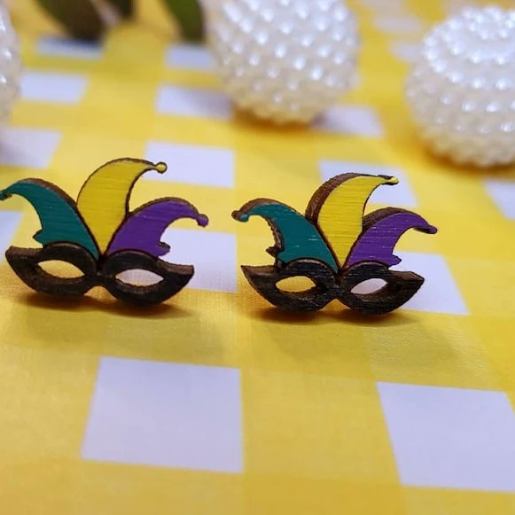 It's almost Mardi Gras time!!! We Love us some Mardi Gras in Louisiana and these Handcrafted Earrings would be perfect for your Mardi Gras Party!!! 🥳

LibbysLagniappe.etsy.com