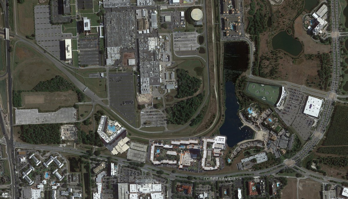   #EpicUniverse For the Western plot, near topgolf/icon park. Theres room for a Portofino style hotel to work with the needed lagoon, one of Dockside& #39;s sets of towers. And in my Analogue for Suite type/conference space/high end tower mixed hotel I have used the DoubleTree  @Seaworld