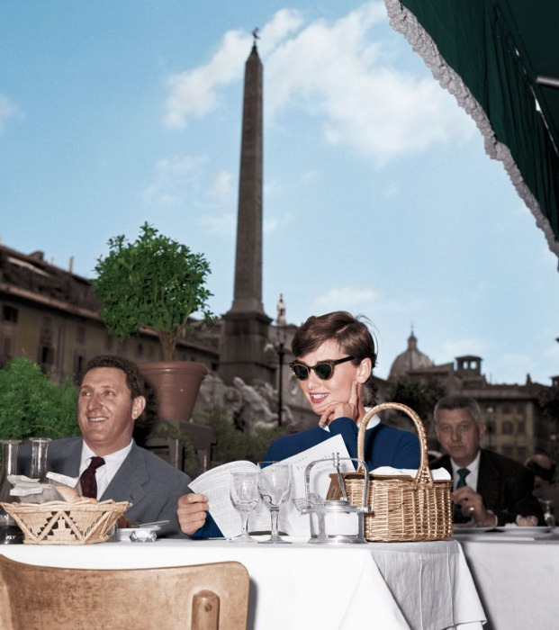 Audrey in Rome with her signature basket purse. bonconseil.us