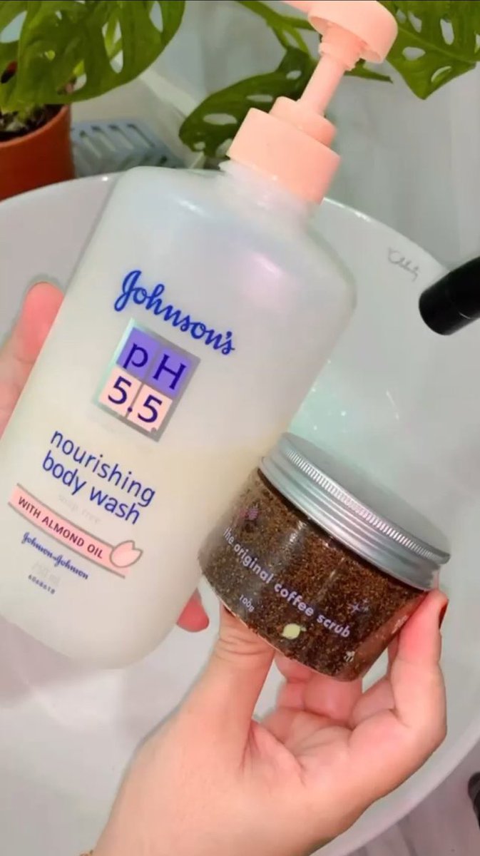 theskincare_'s tweet photo. Tips nak cerahkan ketiak or celah badan yang gelap✨ Selalunya kalau dah gelap mesti susah nak hilangkan😭 

Takpe, masih belum terlambat✋🏽😉 Meh zati nak share tips cerahkan ketiak or celah badan yang gelap dengan guna coffee scrub temyracle✨✨ https://t.co/CtZa5zMGaH