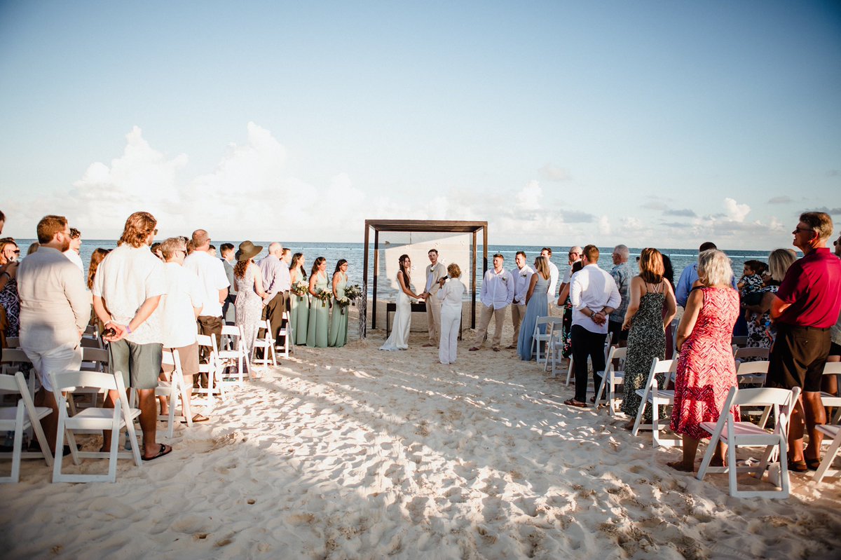 chancehroch's tweet photo. Introducing Mr. and Mrs. Hroch https://t.co/SNqUhLarUJ