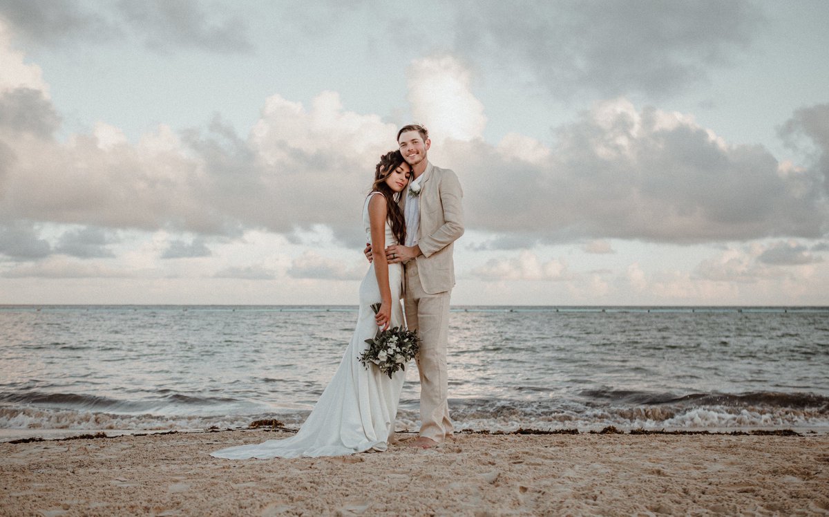 chancehroch's tweet photo. Introducing Mr. and Mrs. Hroch https://t.co/SNqUhLarUJ