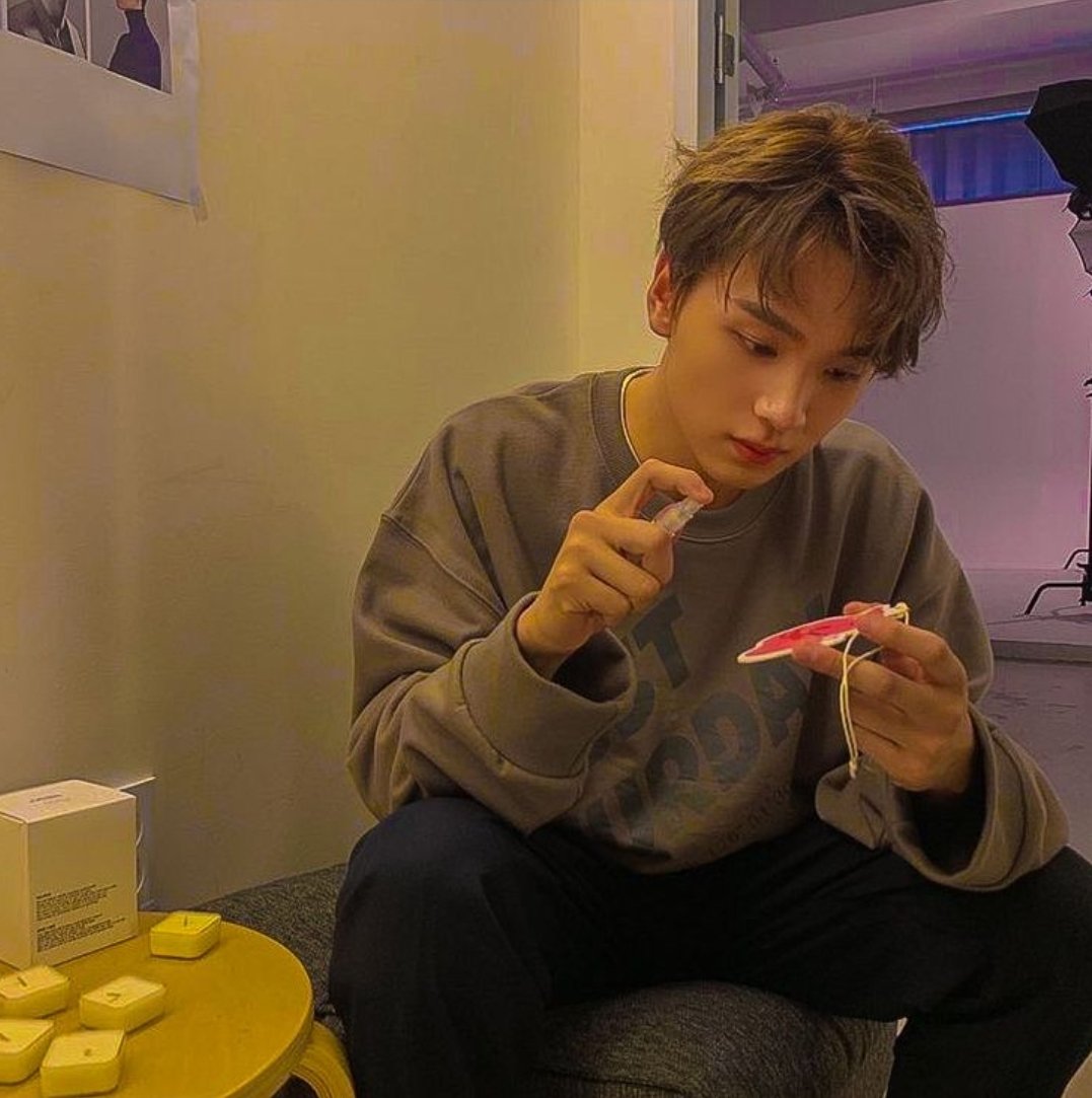 Vrgone__'s tweet photo. — 5 💛 https://t.co/sUI0DMGIWd
