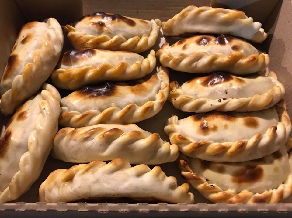 clubdelprogres1's tweet photo. #empanadas a $ 49,99 de carne, comprando por docena WhatsApp 1153750050, @fabriciolopezOk @FABIANBANCHERO @LaloMorino @marceloelorza @guidovaleri @RadioMitreStaFe @radiomitre @BocaDeSeleccion @Danielmollo @diegobonifatti https://t.co/UvGd5BWKxu