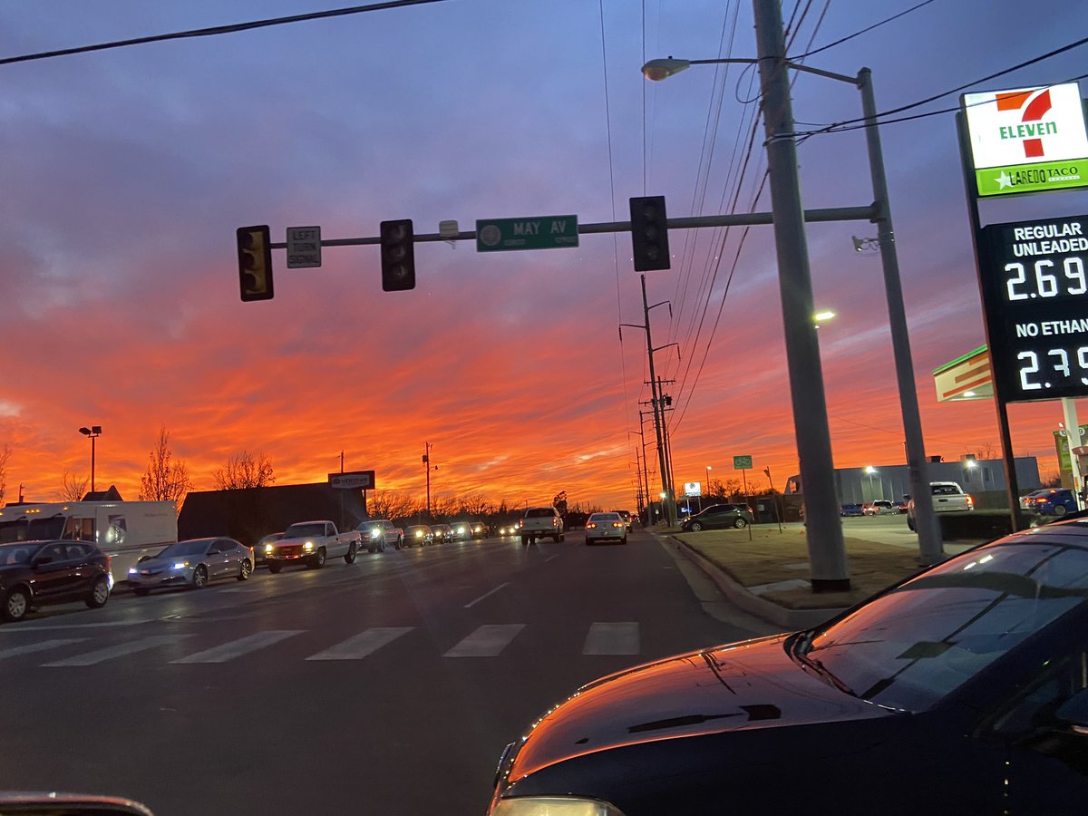 PBelflowerOKC's tweet photo. Cheap gasoline &amp; beautiful sunsets. What more could you ask for?! #okc #oklahomasunsets #lifeisgood https://t.co/vCn3ot7BH5
