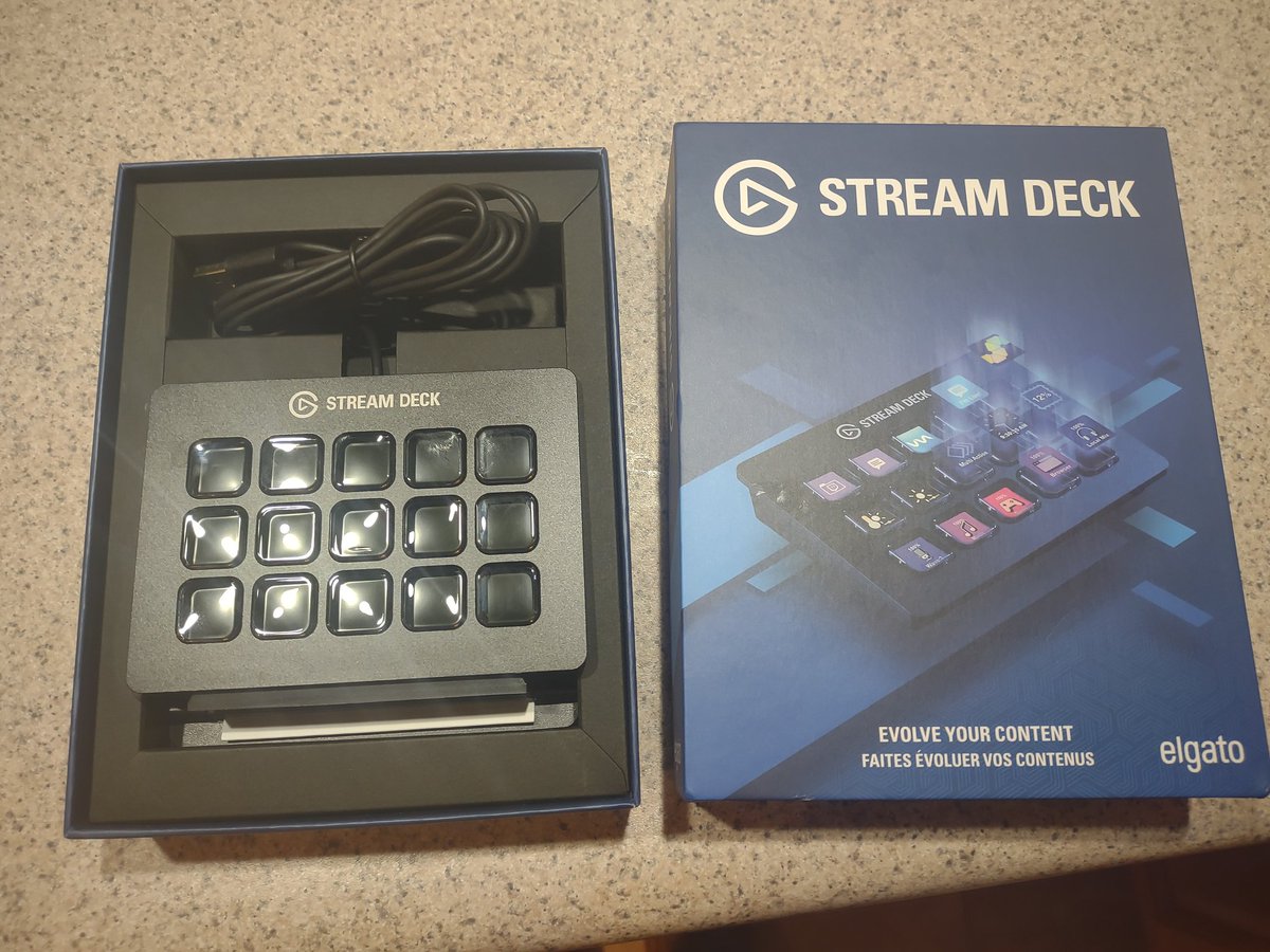 Functi0nalmute's tweet photo. Domo arELGATO misuta Robotto
#styxx #newtoy #twitchstreamer https://t.co/n2OTsBws5z
