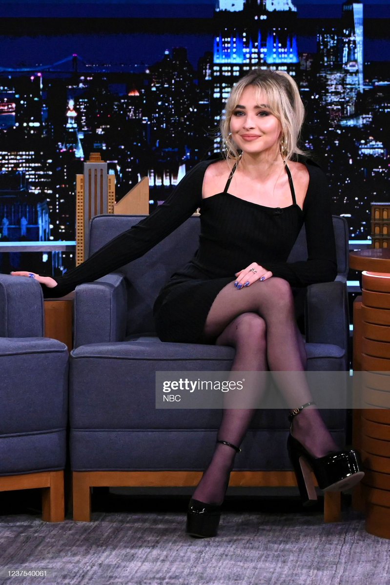 CSabrinaArg's tweet photo. 📸 | Más fotos de Sabrina en el programa de Jimmy Fallon! #FallonTonight 

©️ Getty Images [@GettyImages] https://t.co/w0WlmeERf4