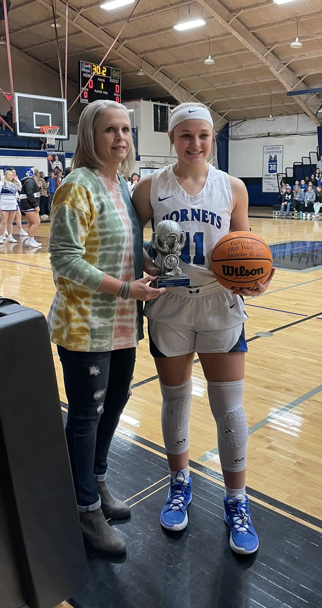 Hatton_gbball's tweet photo. Big Area win over Tharptown tonight!! We also celebrated a huge accomplishment!! On December 10, 2021 @KailynQuails scored her 1,000th varsity point to join our 1000 point club! Congratulations!! Super proud of you!! #hwpo https://t.co/vmPopDp6ai