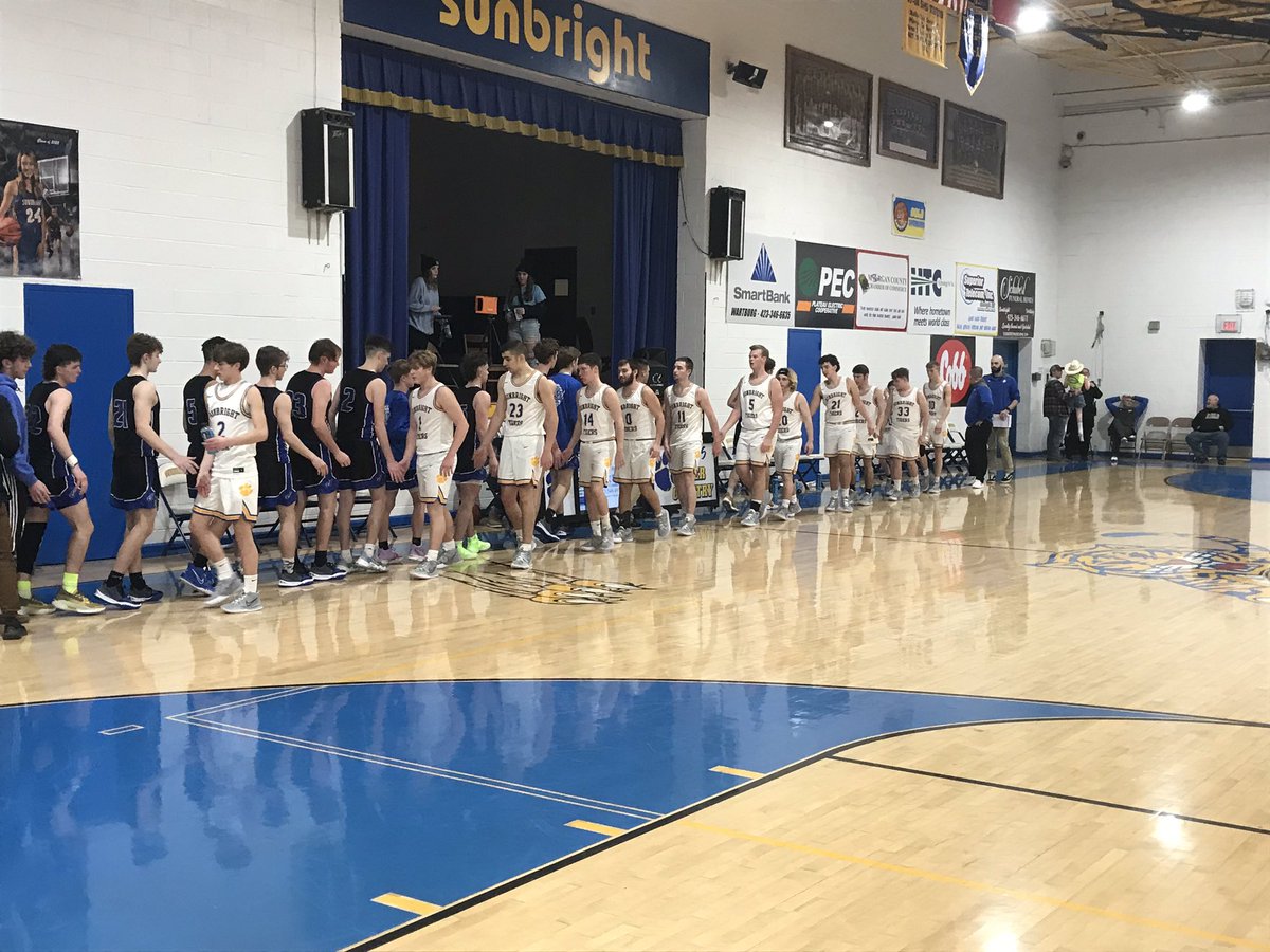 Russell77JT's tweet photo. The Jellico Blue Devils come back from a 12 point deficit at the start of the fourth quarter and beat Sunbright 76-68 tonight at Sunbright. The Lady Blue Devils lost to Sunbright 68-26. @lafollettepress https://t.co/TvLyOydGix
