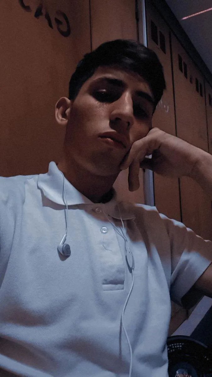 Morochoversa's tweet photo. Hetero engañado de Cordoba. Franco 21 años. https://t.co/JZJKPBeJr0