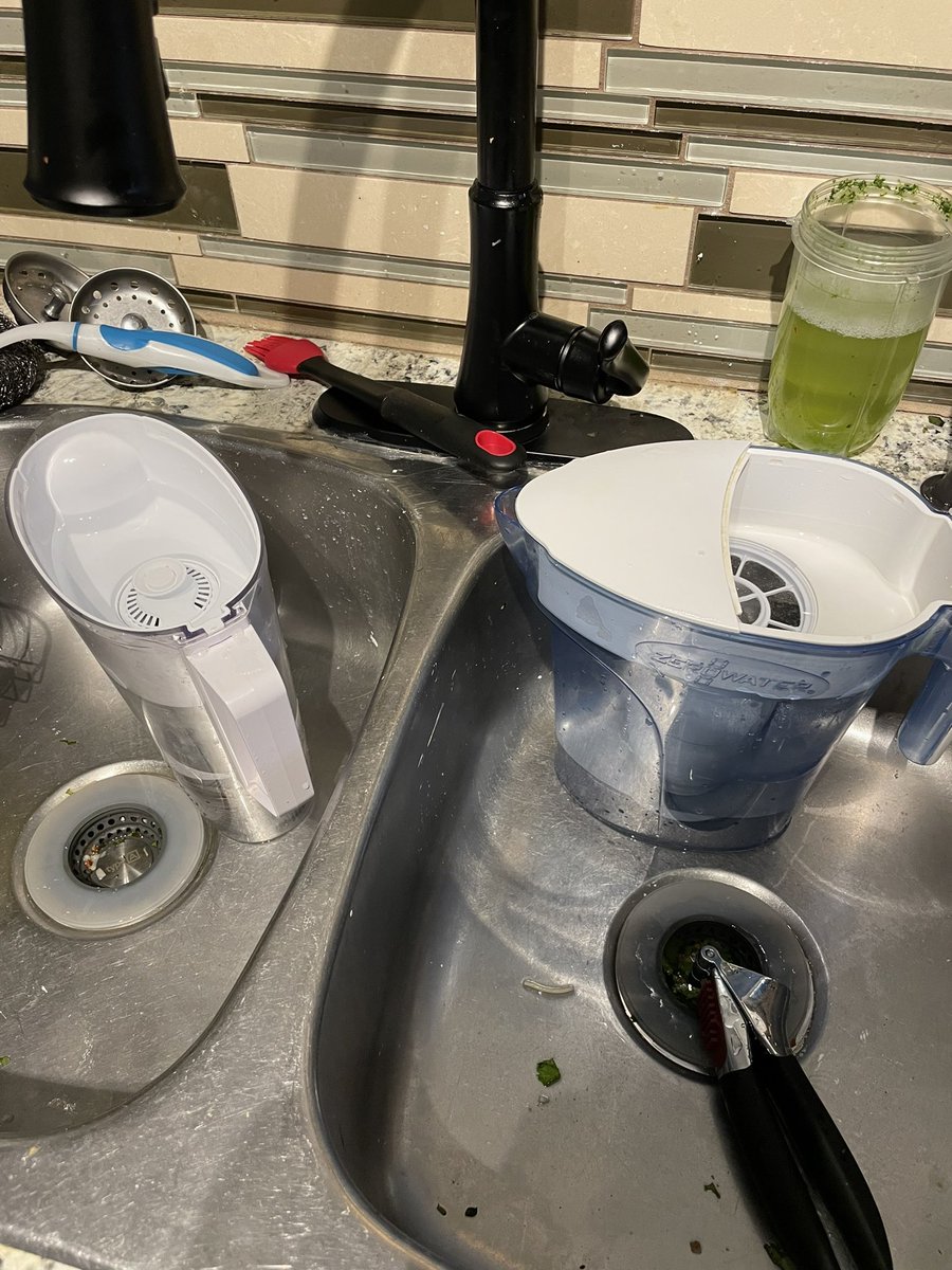 blawrence_pga's tweet image. Want to know how Ontario Lockdown #4 is going?  I just had 25 people watching my IG live to see which water filter drains faster… #lockdown4 #waterfilterrace