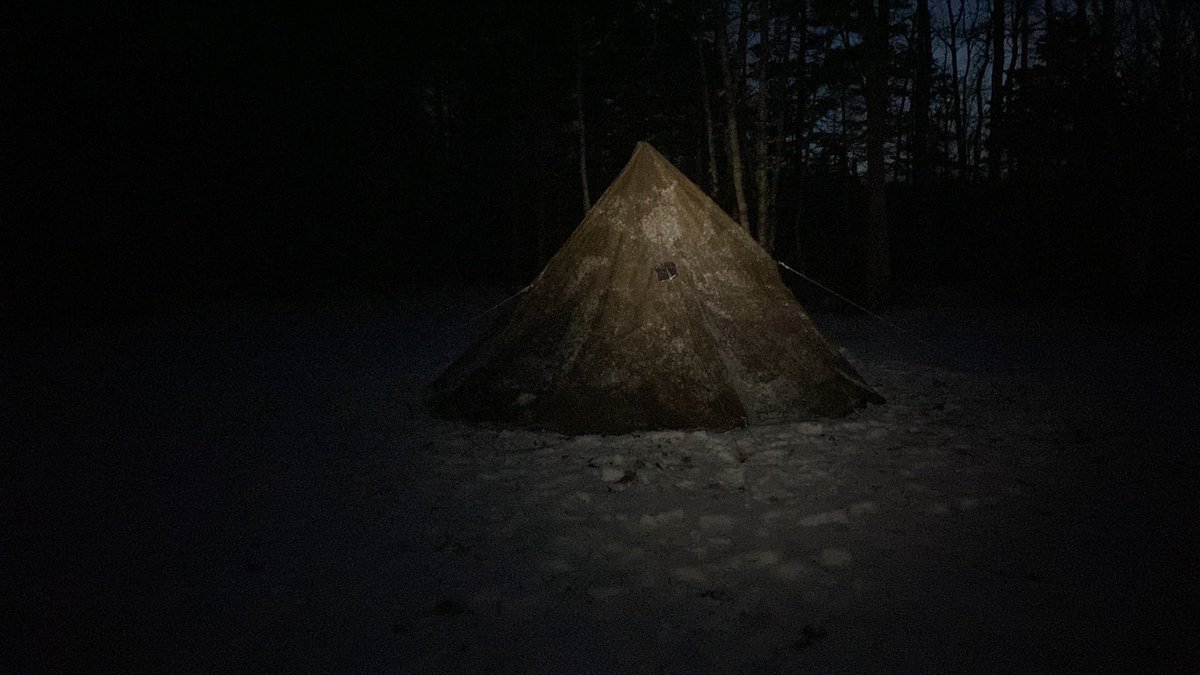 JayFrayNish's tweet photo. Finally some “cold” for some cold tenting.  Awesome DIY shelter and the -40 down bag is the bomb.  Night 4 of many to come.   Let’s go winter! https://t.co/cFxL5qx3km