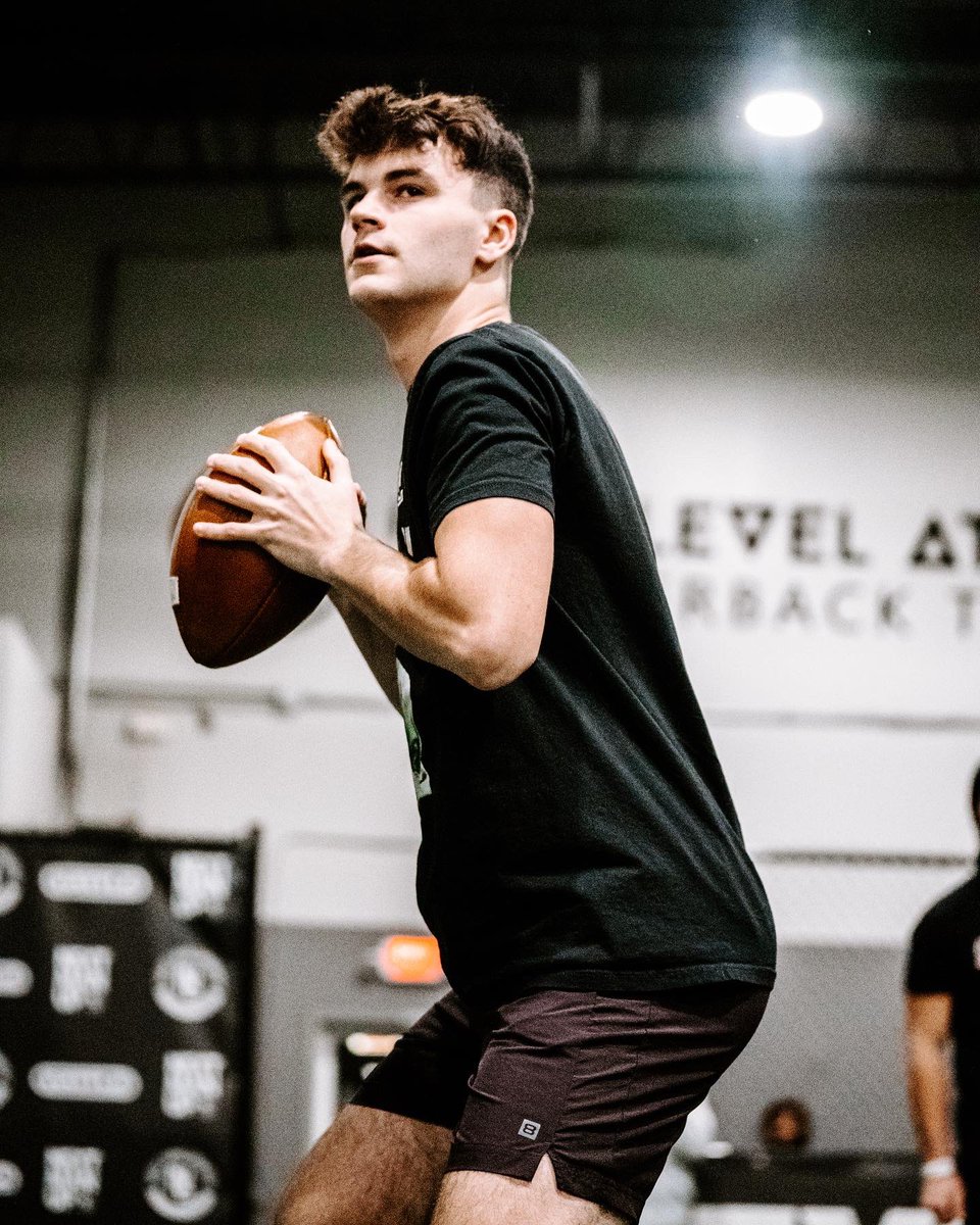 mpriami18's tweet image. year two loading