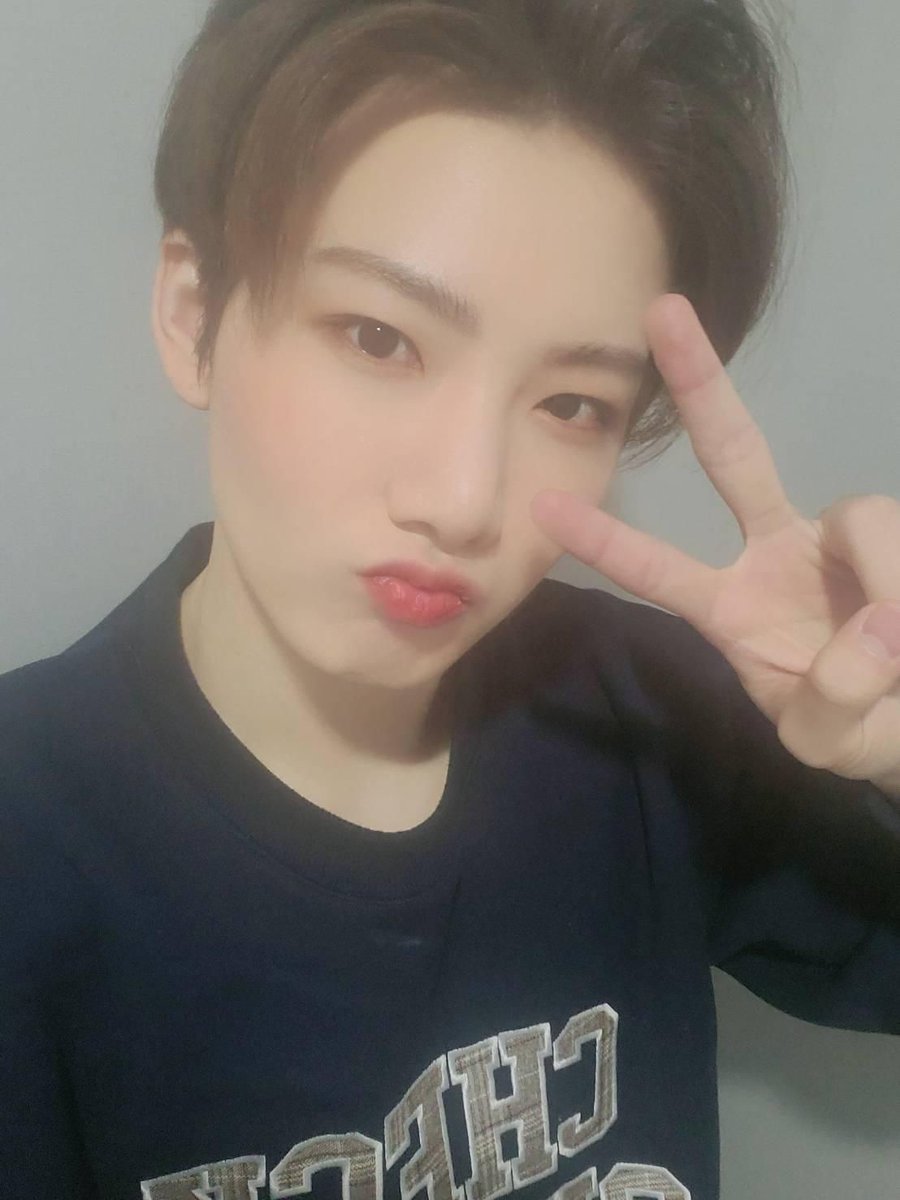 kimjunkyuph's tweet photo. [PIC] 220104 ♥️
#JUNKYU post on TREASURE Weverse:

"♥️🌠💎🌠♥️"

@treasuremembers
#KIMJUNKYU #김준규 
#TREASURE #트레저 #トレジャーほんとに https://t.co/AHV64YQkvx
