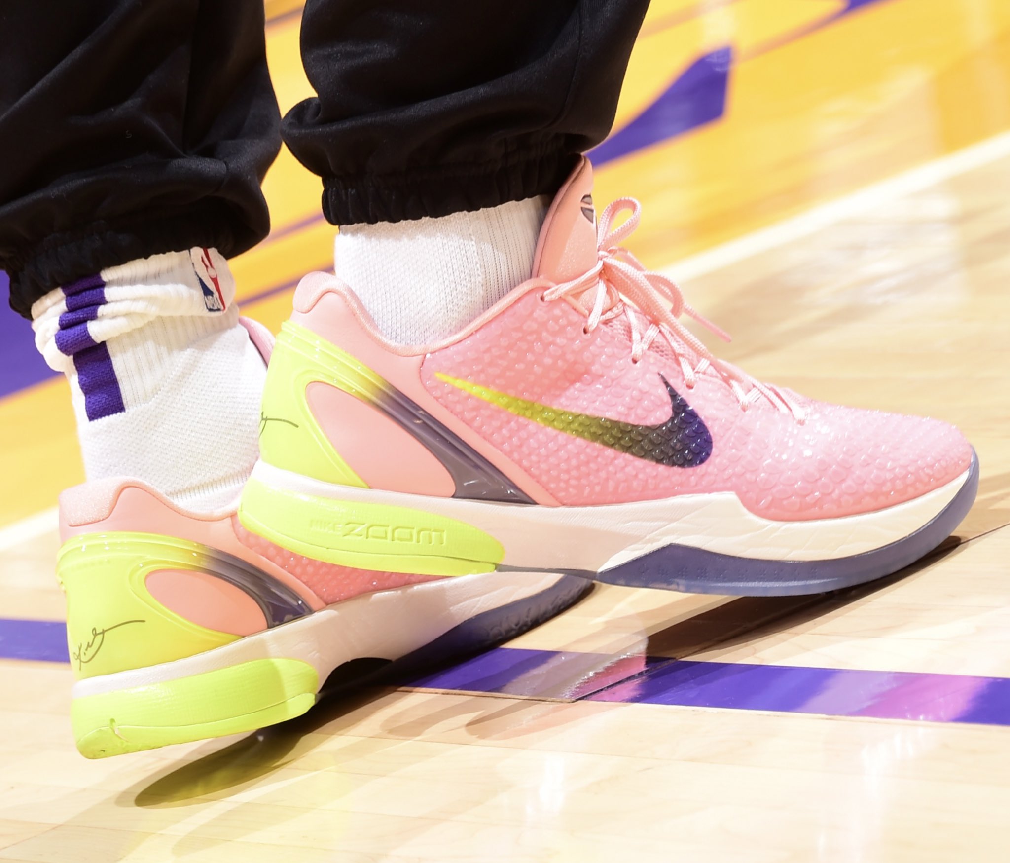 pink kobe 8s