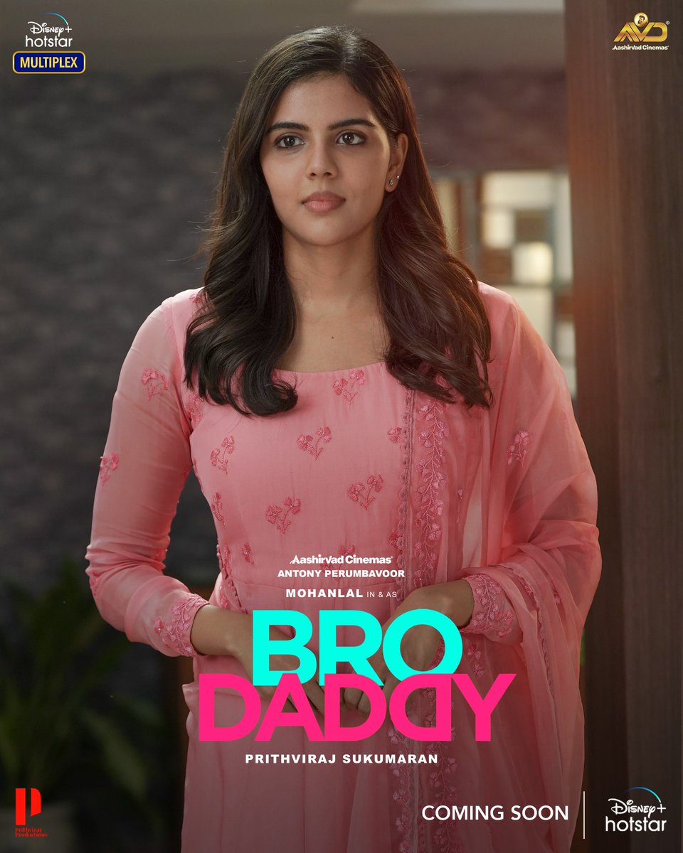 Mohanlal's tweet photo. Kalyani Priyadarshan as #Anna
in
Bro Daddy Movie 😃

Teaser - https://t.co/DLqU1XnlwM

@PrithviOfficial @kalyanipriyan @antonypbvr @aashirvadcine @DisneyPlusHS @PrithvirajProd https://t.co/ZzK3QKJTDJ
