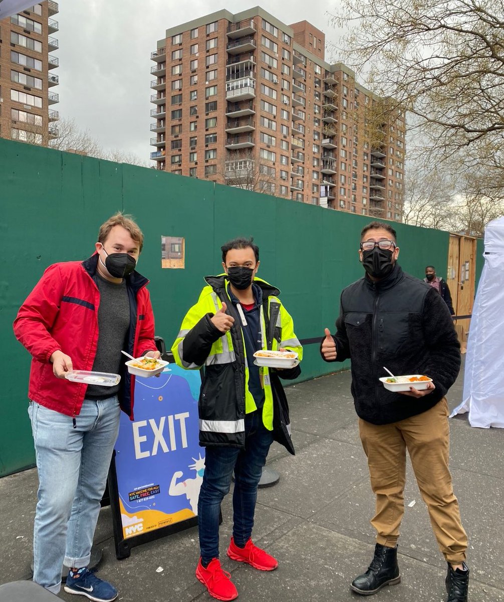 The <a href="/WCKitchen/">World Central Kitchen</a> NYC team is still going strong, supporting over a dozen vaccination sites from East Harlem to Staten Island. The Mobile Vax Team in Tappen Park enjoyed hot lentil soup &amp; baja blackened chicken wraps from Call It A Wrap—a major morale boost on this 29 degree day!