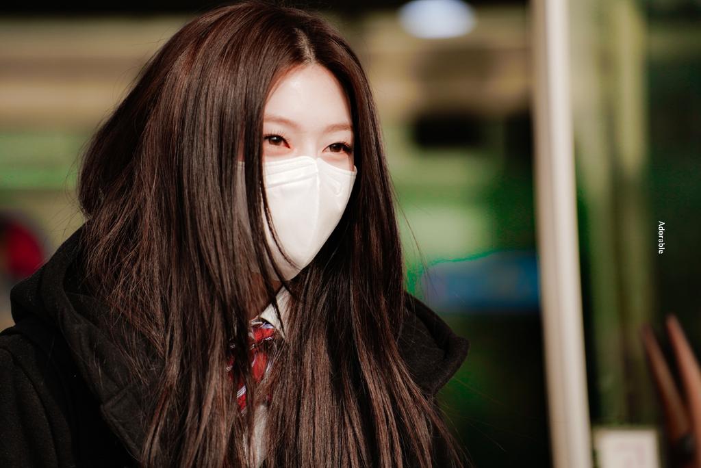 Adorable__Seeun's tweet photo. 졸업 축하해 울 공주 💝#윤세은 #세은 #SEEUN https://t.co/jxZFIFCfUW