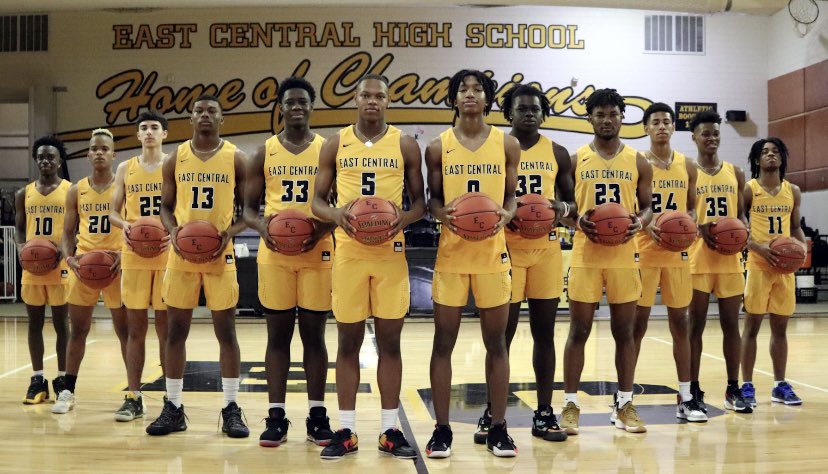 Went 3 for 3 in the Hornet’s Nest tonight over South San!! The final game was a 58-44 win for our Varsity 🧹 
Huge game tonight for <a href="/ctg2live/">🌟Cornell George🌟</a> and terrific contributions from <a href="/WillNathaniel1/">Will Nathaniel</a> &amp; <a href="/jackstewart_23/">jack stewart</a> 

Next game is at home vs Wagner Friday! 
Battle of the undefeated 🔥
