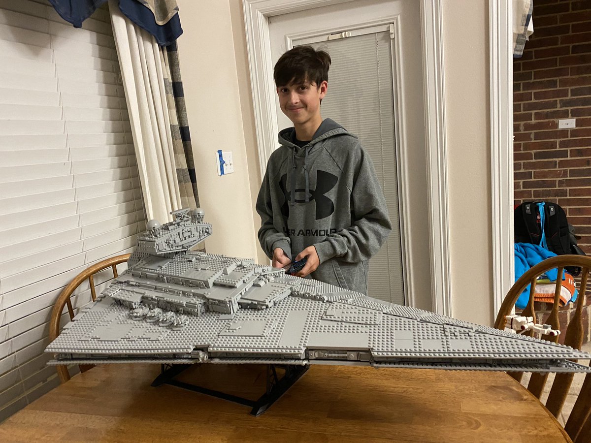 ashleyclinger83's tweet photo. Walked in to the #StarWars #imperialstardestroyer Imperial March playing on the #alexa as my 15yo son Jac completed his most prized #lego #StarWars set! #incrediblyproud moment!! So #impressed!!! https://t.co/C1fhBe1rcy